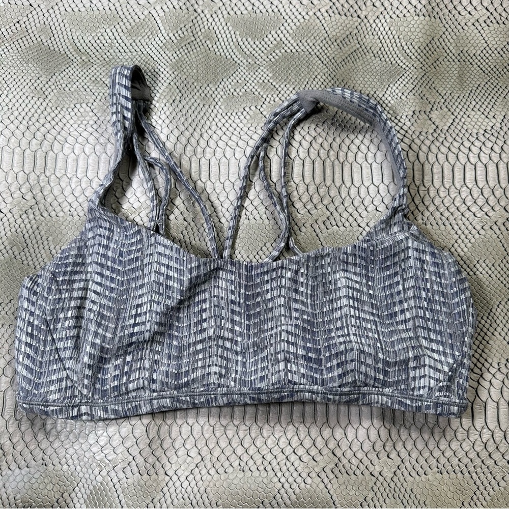 Lululemon free to be zen sports bra gray white